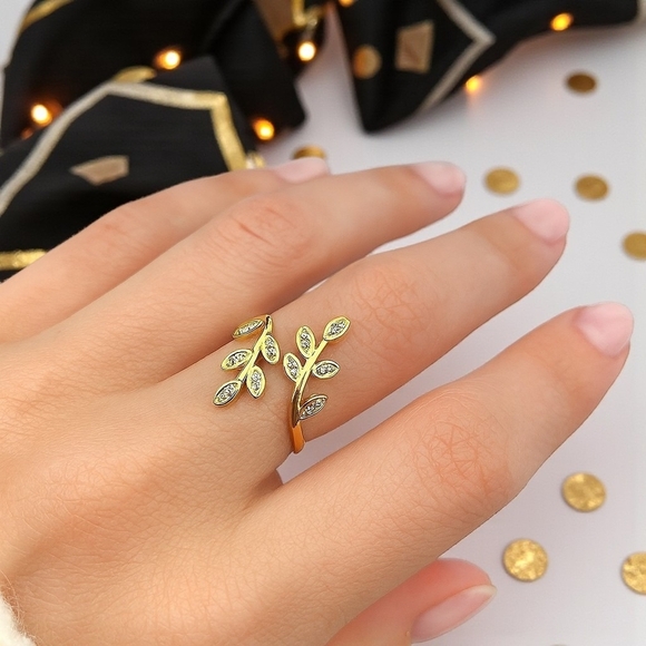 Elegant 18K Gold Plated Adjustable Leaves 🌿Leaf Ring Sparkling Zirconia ✨ - Picture 3 of 13